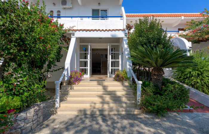 Nirvana Beach Hotel Endrance-1_Web_Res